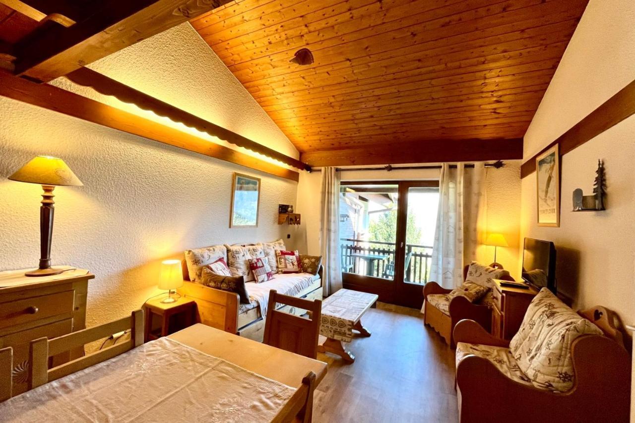 Beautiful Apartment With Balcony And Great View ! Комблу Экстерьер фото